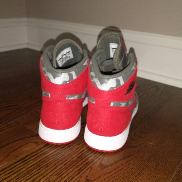 Boys Jordan 1 retro high 'premium red camo' - Picture 7 of 9